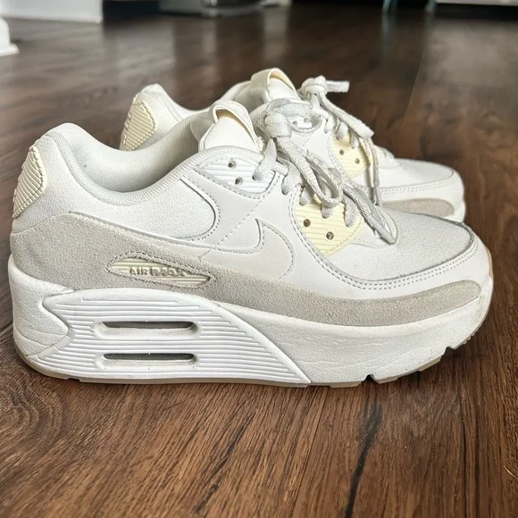 Nike White Air Max 90 LV8 Platform Size 7 - Picture 2 of 8